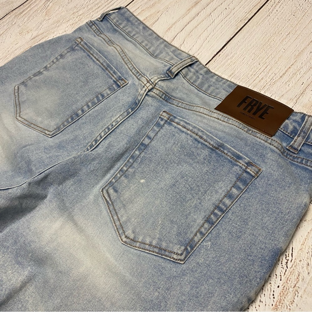 Frye Men's Denim Jeans in Light Blue size 10/30